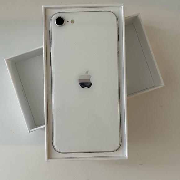 (SOLD) EXCELLENT CONDITION iPhone SE 2nd - purchased do not buy - Picture 2 of 11